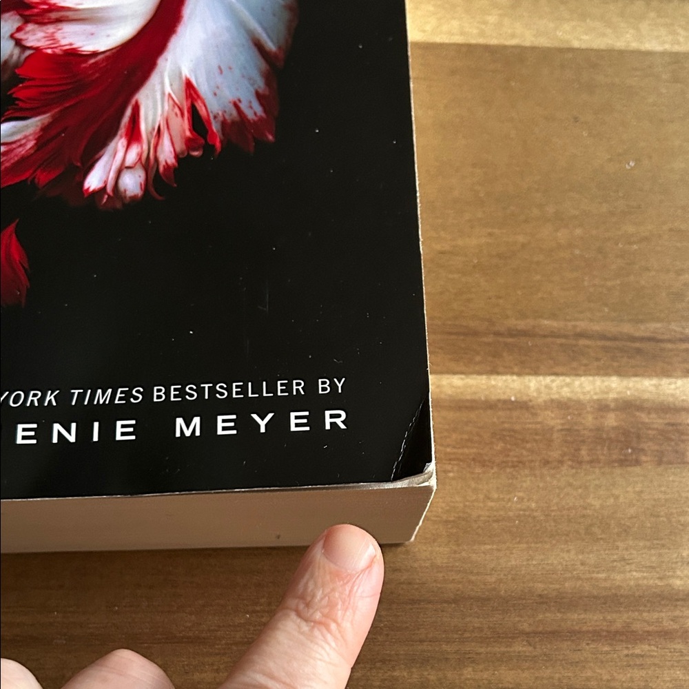 New Moon Book with Red and White Flower Cover - Picture 6 of 7
